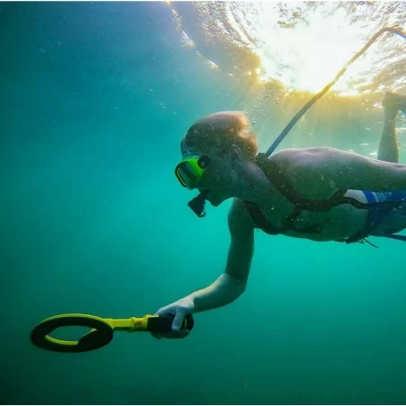 underwater breathing device