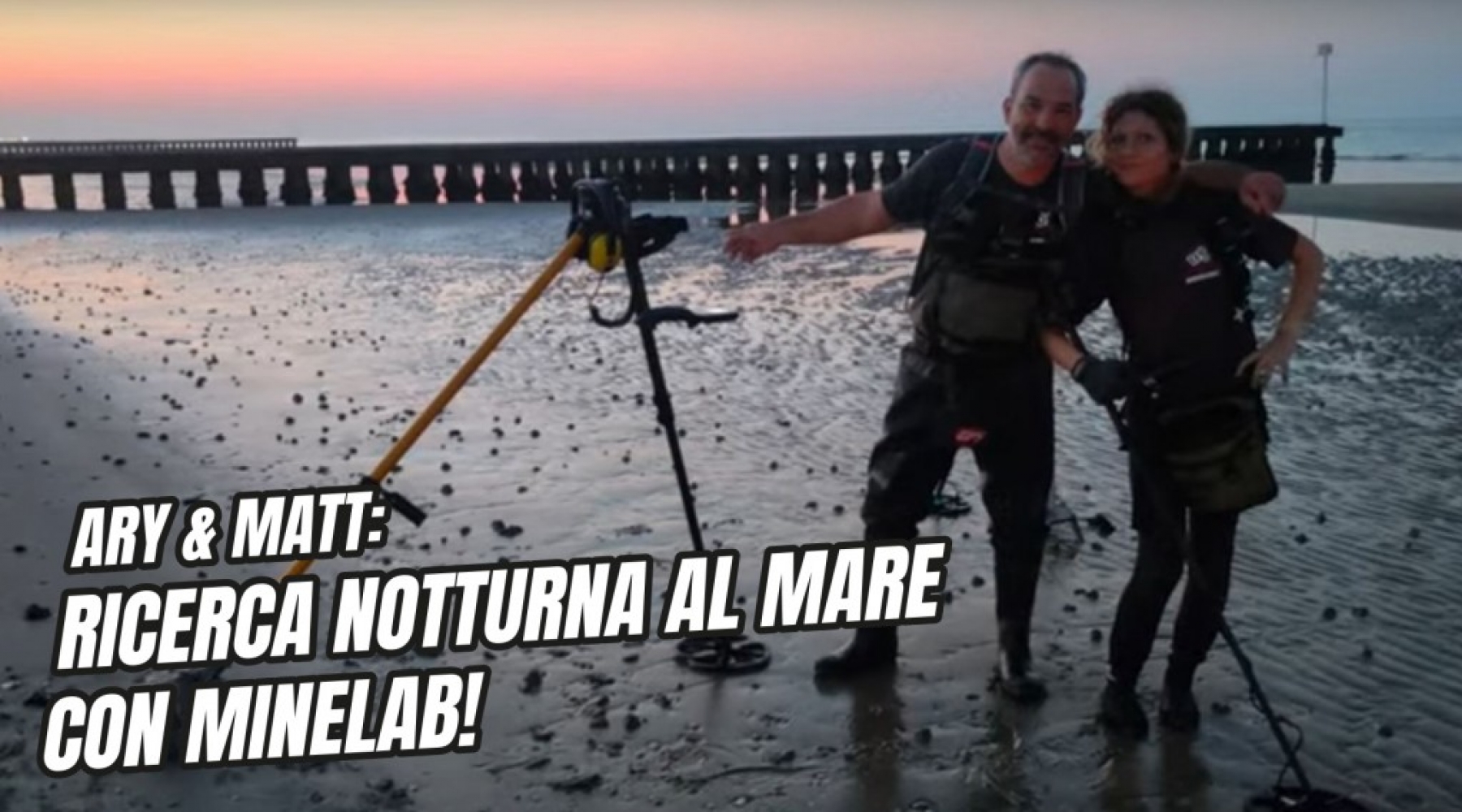 Arianna e Mattia in ricerca subacquea con metal detector Equinox e CTX